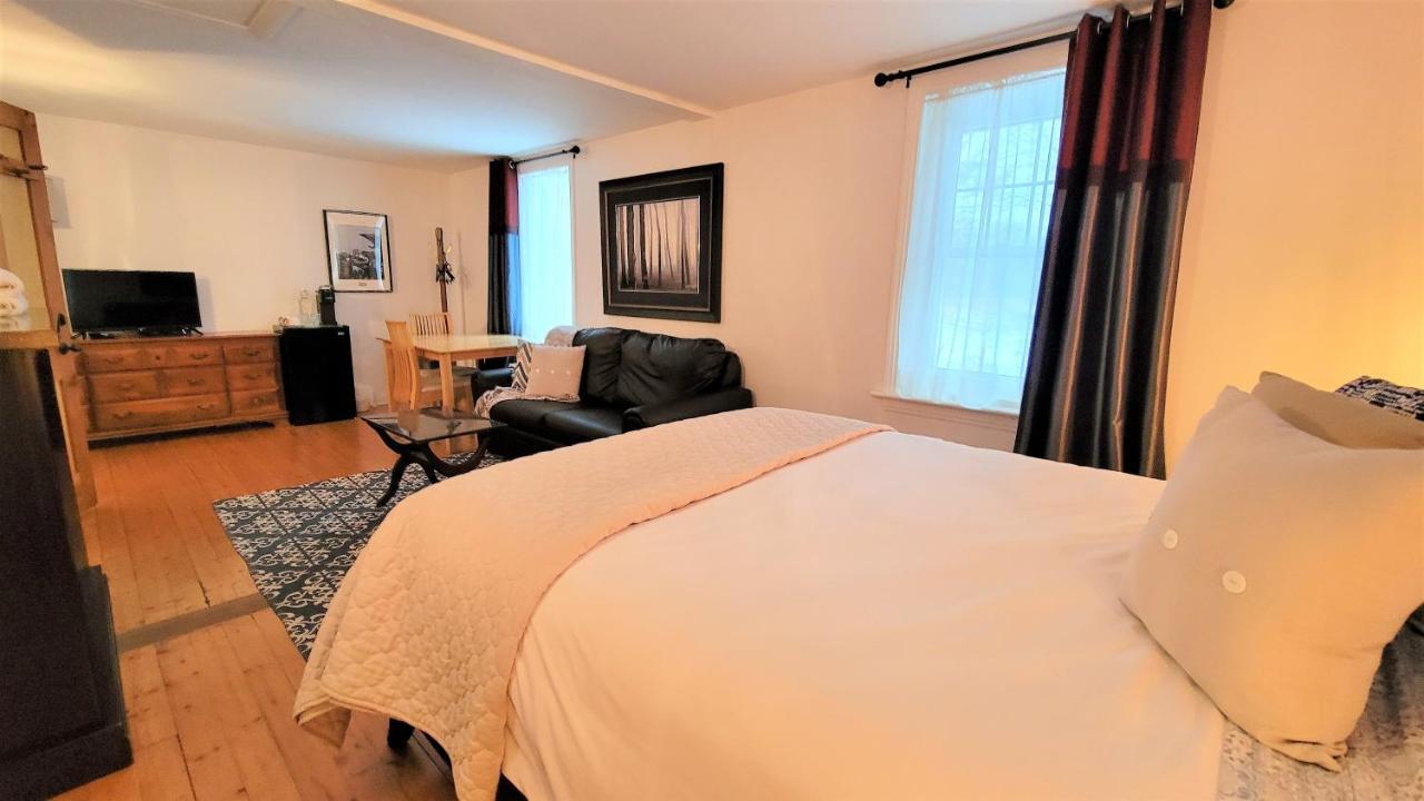 Auberge Du Vignoble Bromont Eksteriør billede