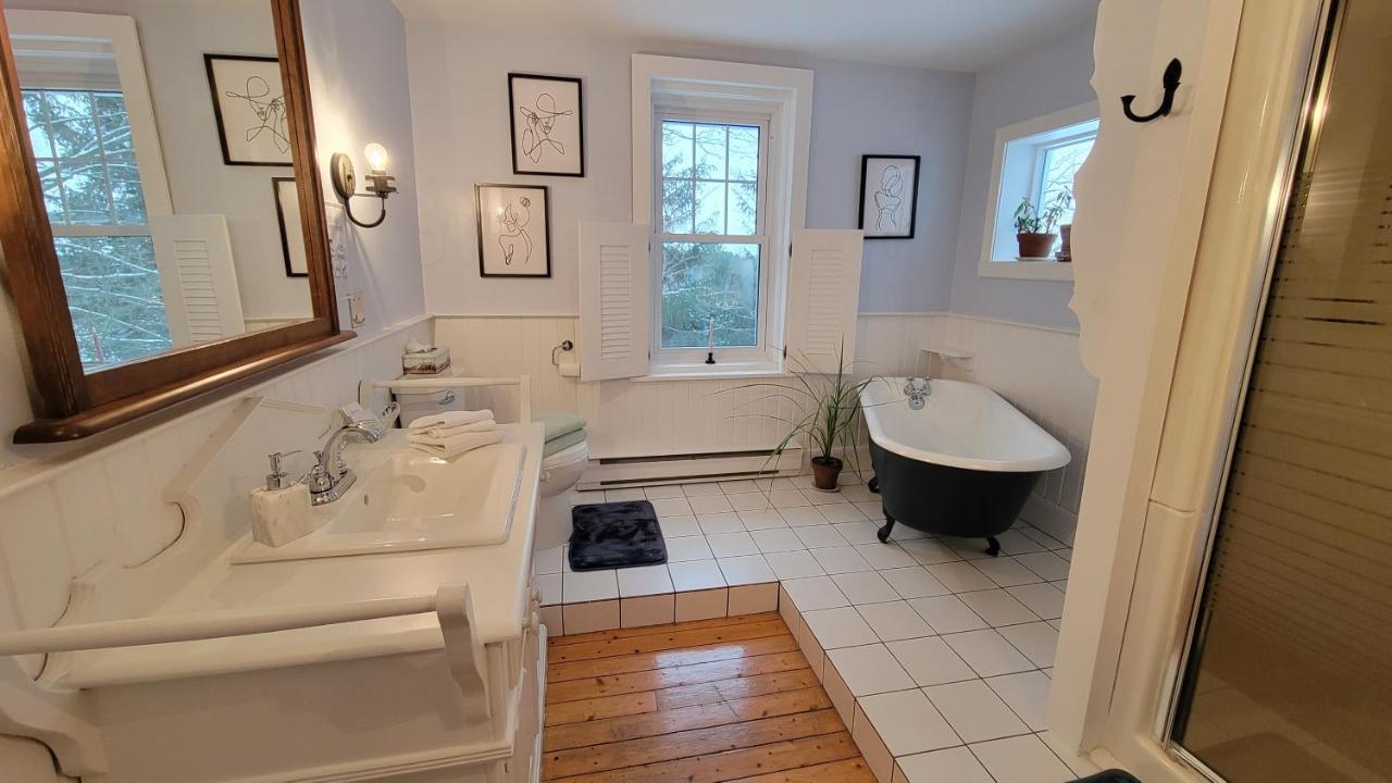 Auberge Du Vignoble Bromont Eksteriør billede